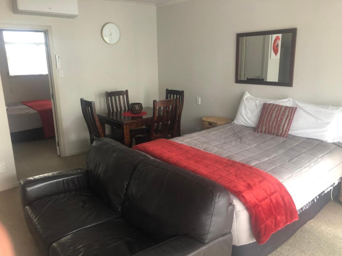 Absolute Lake View Motel Taupo Ngoại thất bức ảnh