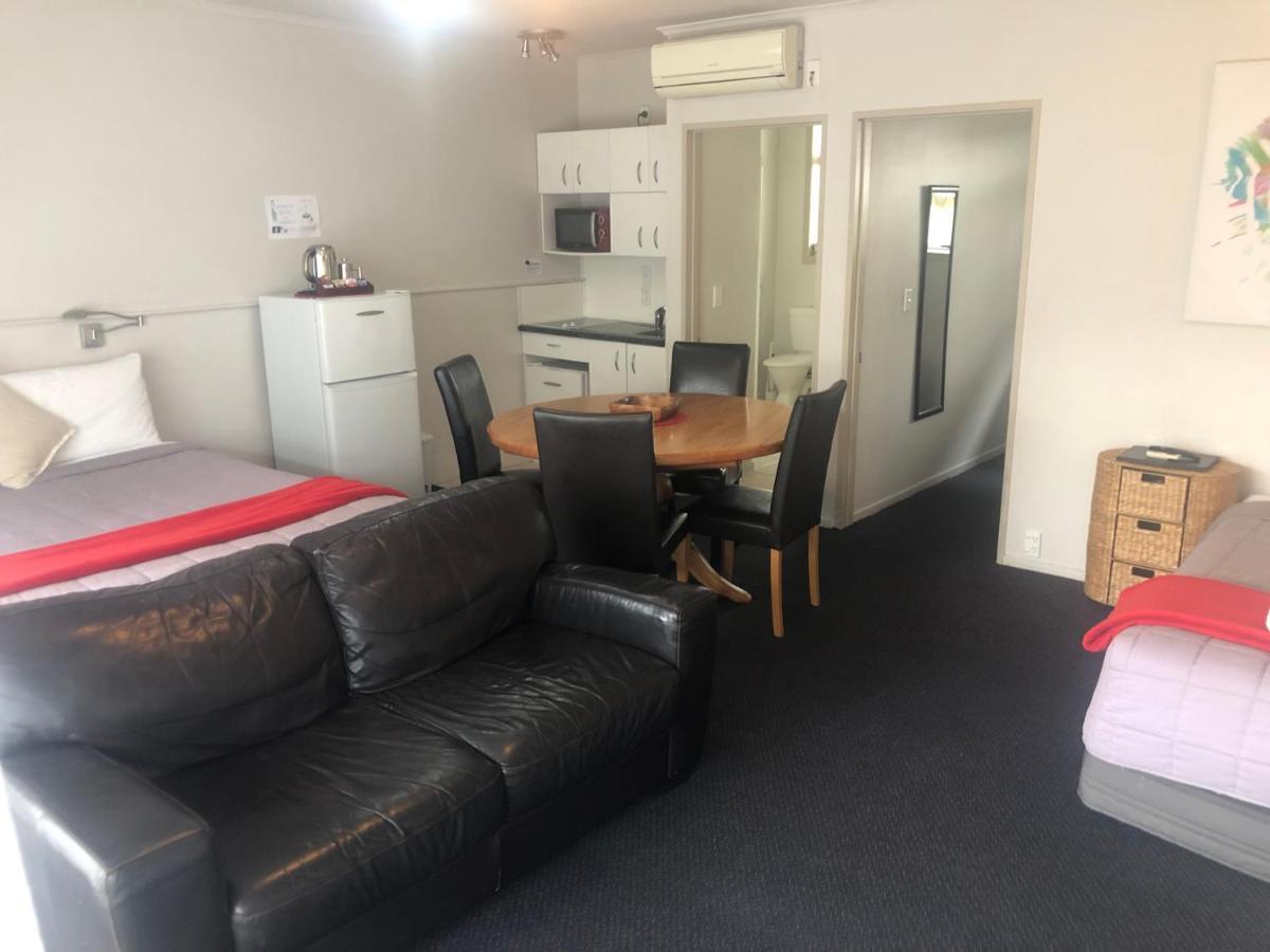 Absolute Lake View Motel Taupo Ngoại thất bức ảnh