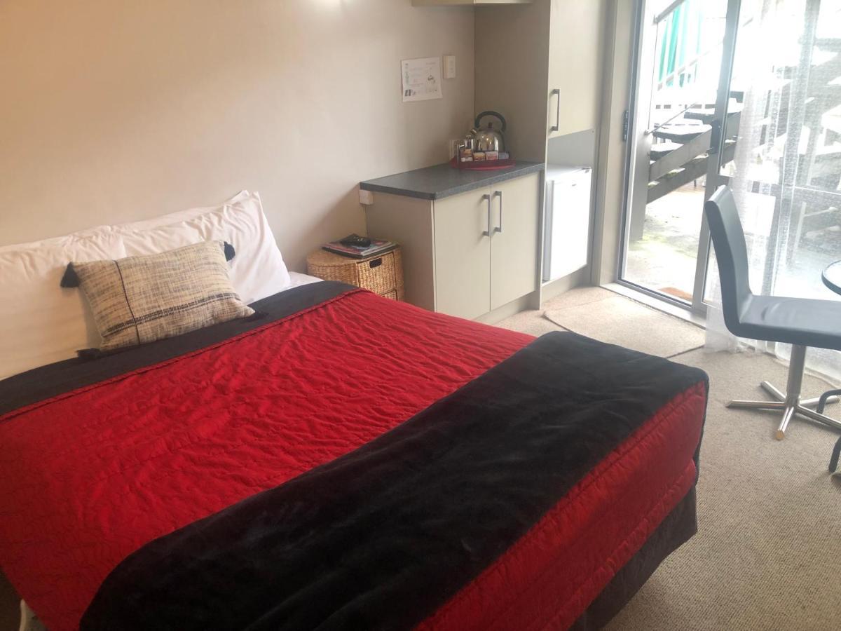 Absolute Lake View Motel Taupo Ngoại thất bức ảnh