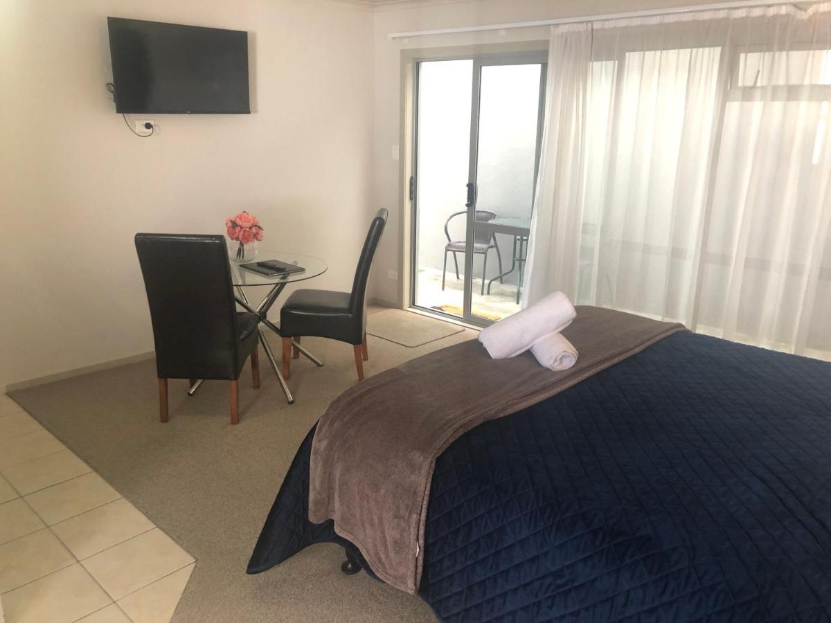 Absolute Lake View Motel Taupo Ngoại thất bức ảnh