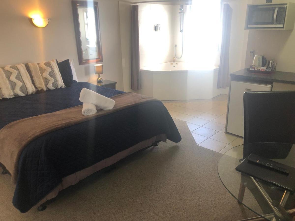 Absolute Lake View Motel Taupo Ngoại thất bức ảnh