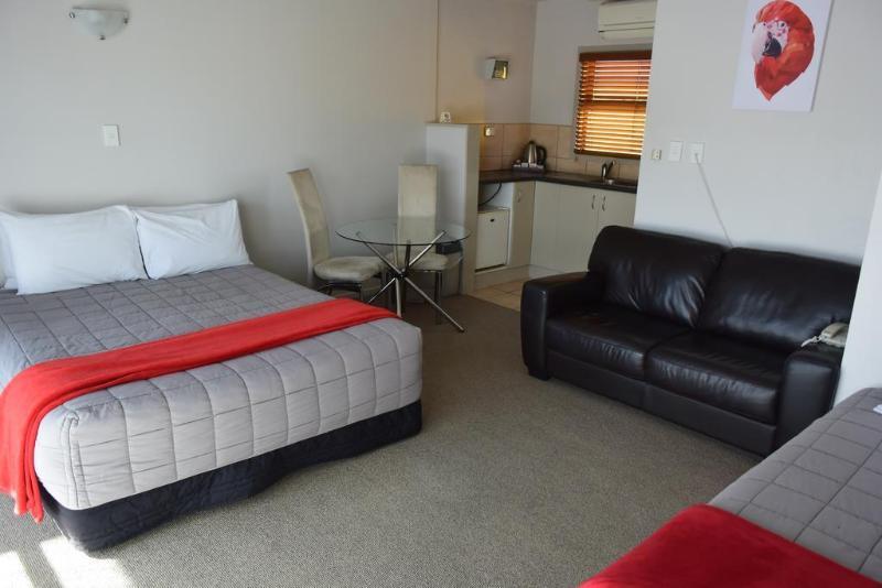 Absolute Lake View Motel Taupo Ngoại thất bức ảnh