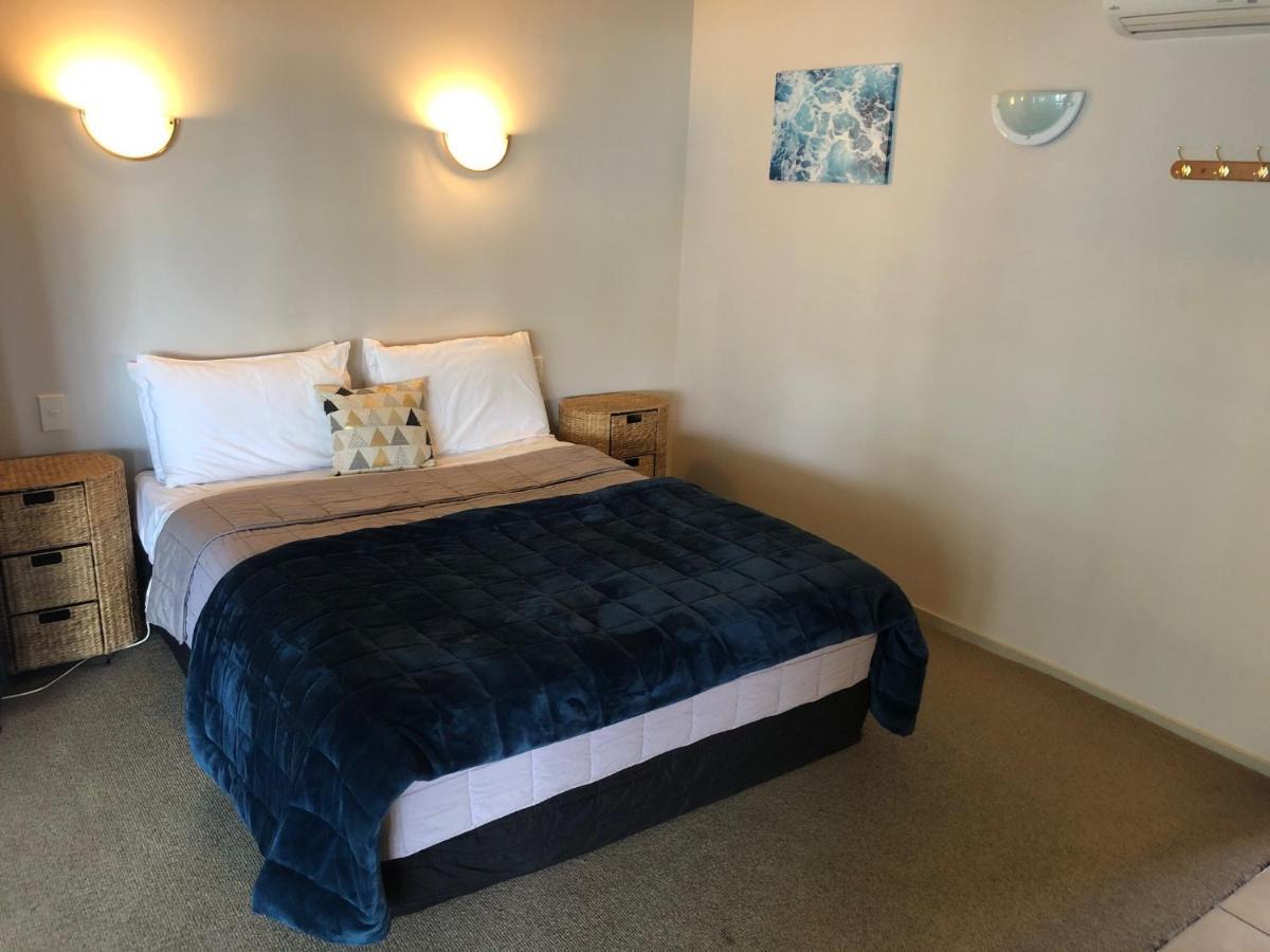 Absolute Lake View Motel Taupo Ngoại thất bức ảnh