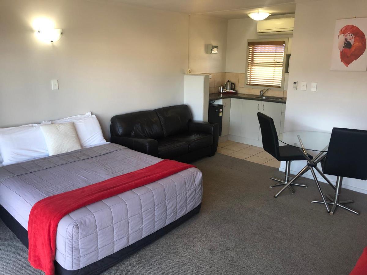 Absolute Lake View Motel Taupo Ngoại thất bức ảnh